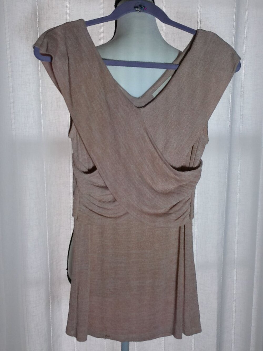 SUGARFOX Sleeveless V-Neck Chris-Cross Detail White Heathered Mauve Sweater M